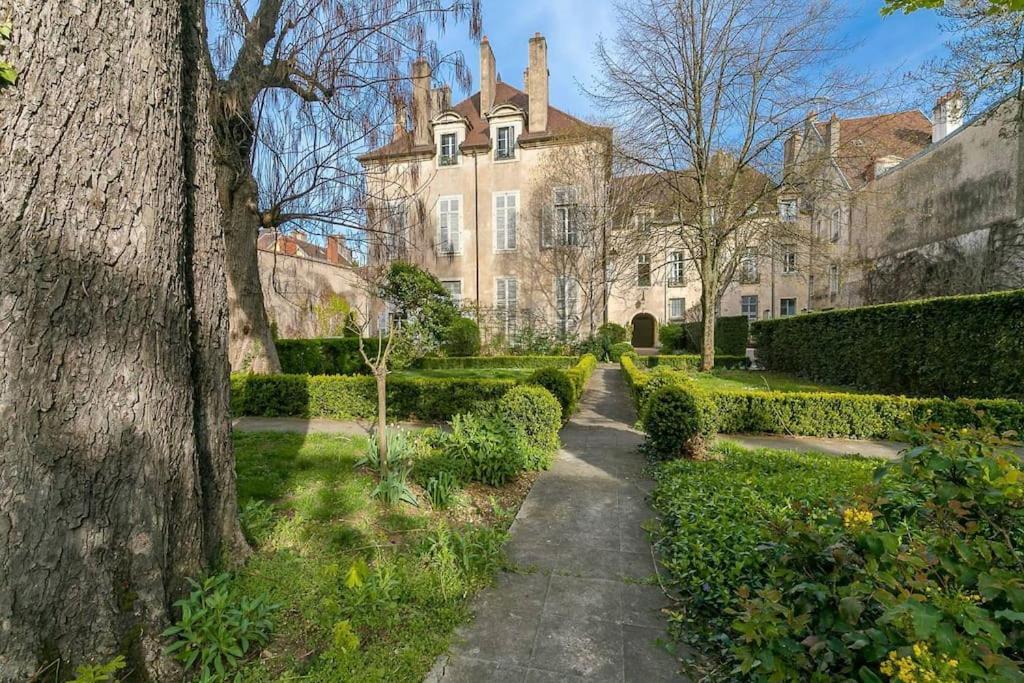 Le Notre Dame Apartment Dijon Bagian luar foto